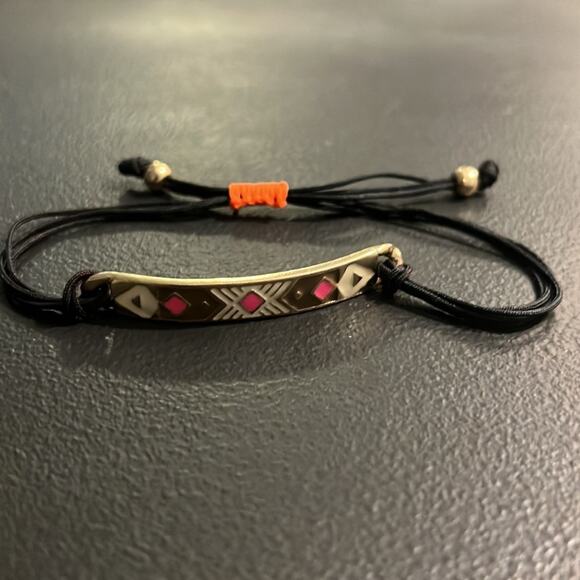 Aztec Pattern Adjustable Size Bracelet - Picture 5 of 6